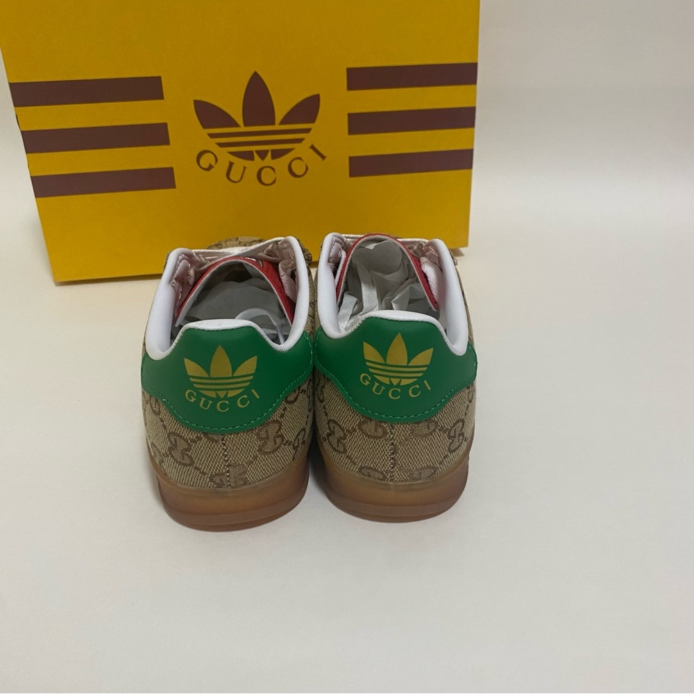 Gucci Monogram Sneakers with Red and Blue Stripes - Picture 4 of 8